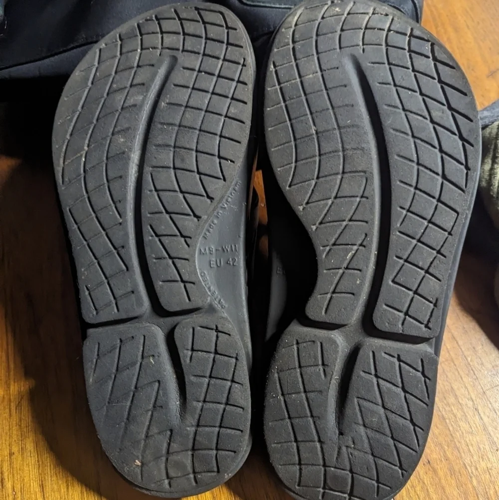 OOFOS Unisex Recovery Black Thong‎ Slide Sandals Flip Flop